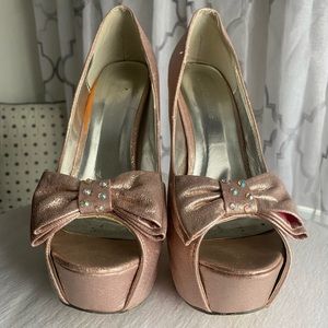 Mark & Maddux pink glittery heels